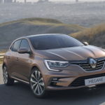 Nuova Renault Megane si rinnova nel design e diventa ibrida Plug-in E-TECH