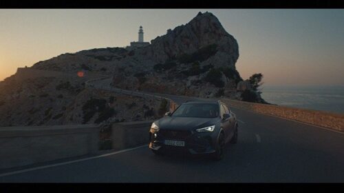 CUPRA lancia Formentor con l’attrice Nathalie Emmanuel e il rapper Loyle Carner di Game of Thrones