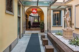 illy ha inaugurato il flagship store di via Monte Napoleone a Milano dopo il restyling