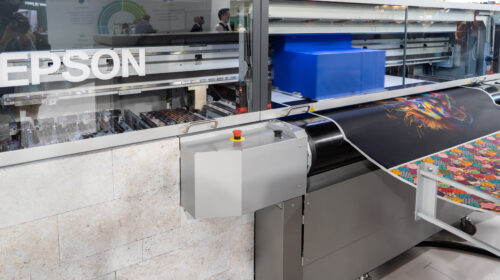 Epson presenta l’ultima stampante digitale direct-to-fabric per la stampa single-step