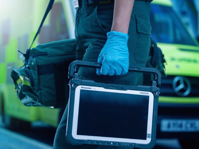 Panasonic presenta il suo tablet EMS per i servizi di emergenza