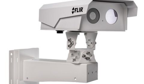 FLIR presenta la telecamera TrafiBot Dual AI